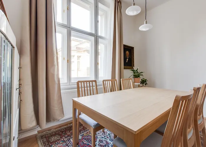 Prague Heart Of Old Town Comfy Home 2Bdr 2Bath