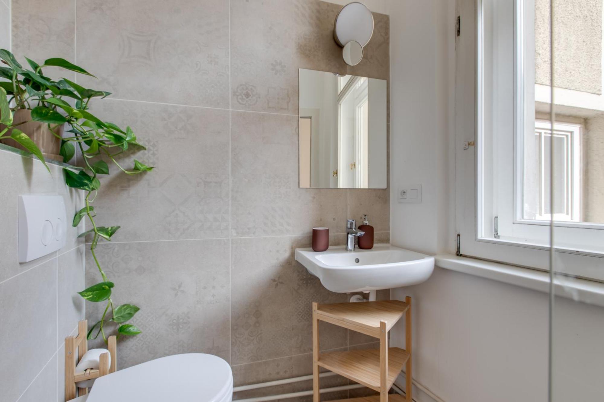 Heart Of Old Town Comfy 2bdr 2bath